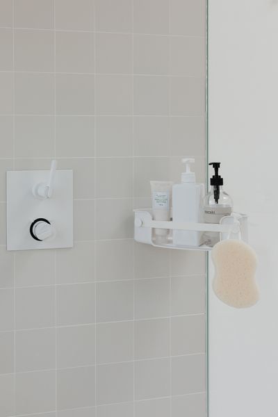 Полочка для душа угловая Flex, белая, Umbra, изображение 9