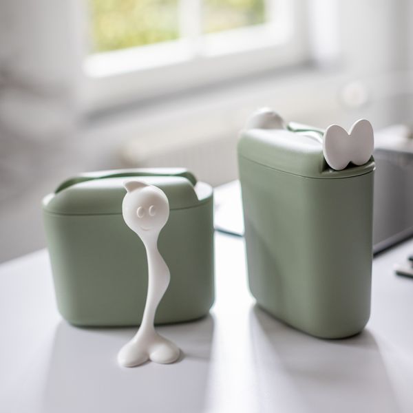 Банка для сыпучих продуктов с ложкой Hot Stuff, Organic, 1,5 л, зеленая, Koziol, изображение 4