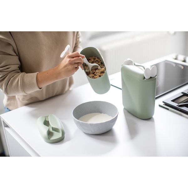 Банка для сыпучих продуктов с ложкой Hot Stuff, Organic, 1,5 л, зеленая, Koziol, изображение 5