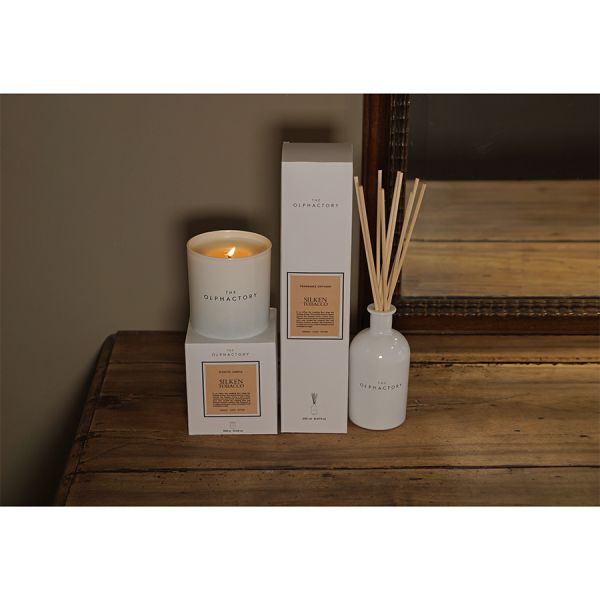 Свеча ароматическая The Olphactory, White Insignia, Silken Tobacco, 60 ч, Ambientair, изображение 2