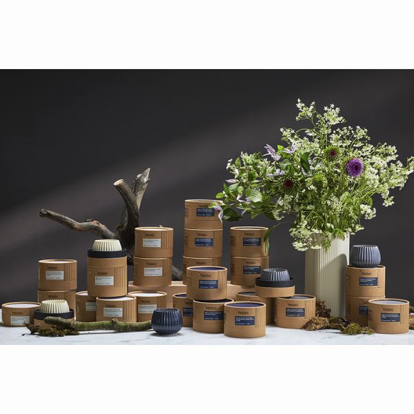 Свеча ароматическая Green tea & Pear blossom из коллекции Edge, серый, 30 ч, Tkano, изображение 9