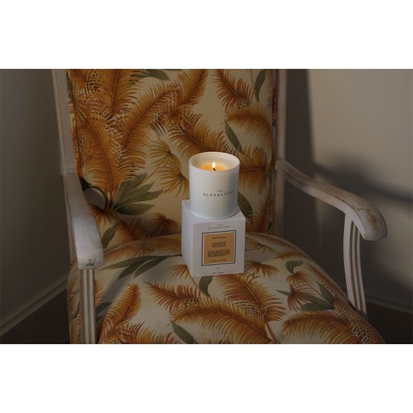 Свеча ароматическая The Olphactory, White Insignia, Amber Whisper, 60 ч, Ambientair, изображение 3