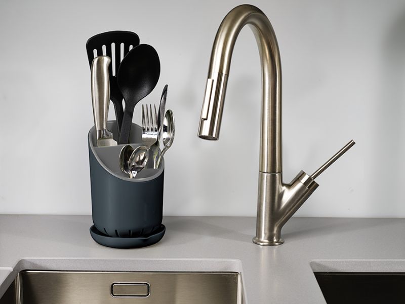 Сушилка для столовых приборов со сливом Dock™ серая, Joseph Joseph, изображение 2